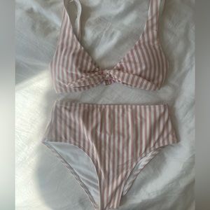 beachy striped bikini with ruching 🐚
